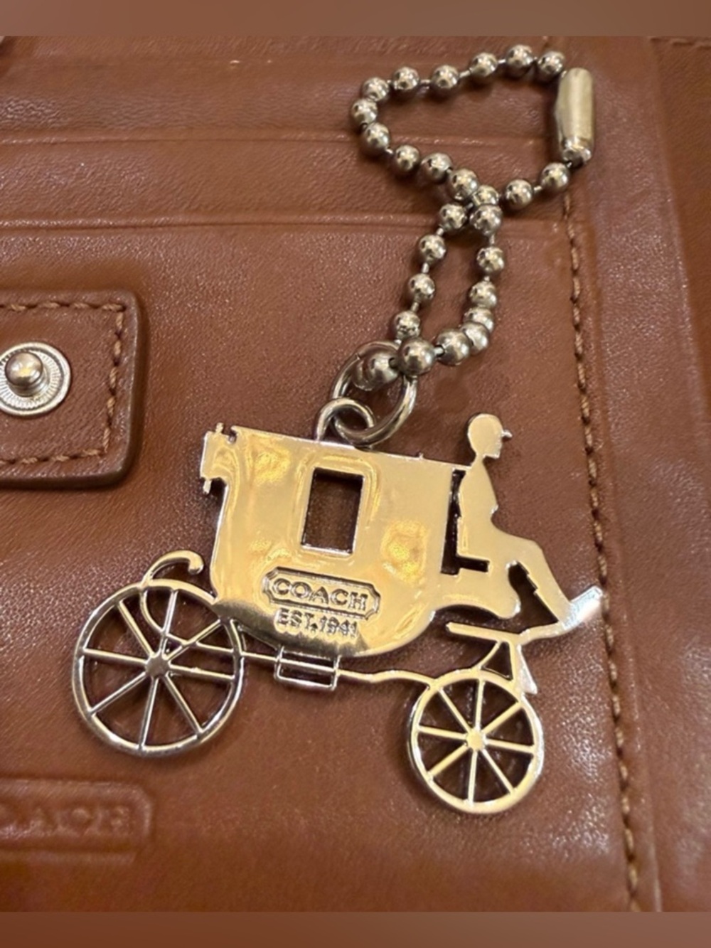 Coach Gold Carriage Charm can’t be used as a Necklace purse, charm - Picture 5 of 8
